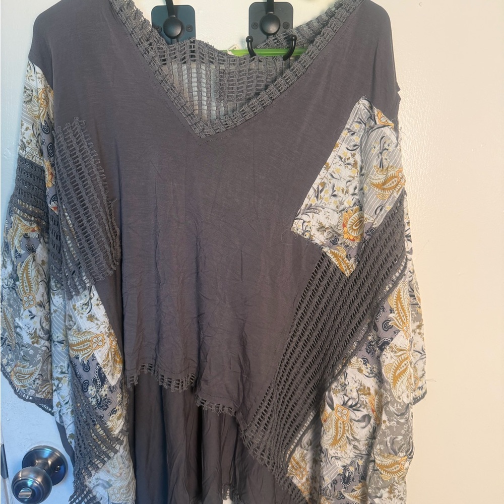 POL Gray Floral Patchwork Blouse - image 4